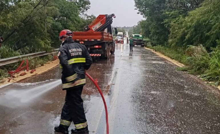 acidente-entre-duas-carretas-deixa-motorista-morto-no-tocantins-|-g1