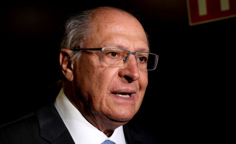 Alckmin: governo prioriza abastecimento e quer evitar alta do diesel