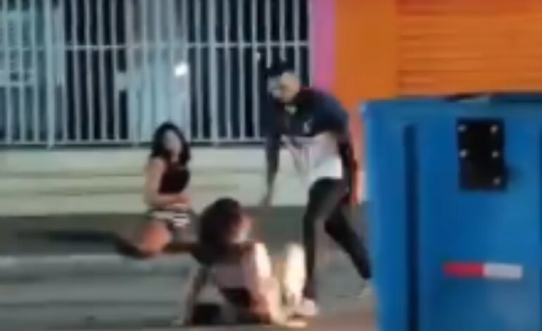 suspeito-de-chutar-mulher-em-rua-segue-sem-ser-identificado-|-g1