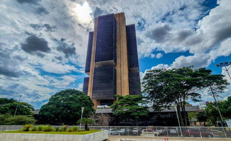 bc-reduz-juros-basicos-para-14,75%-ao-ano