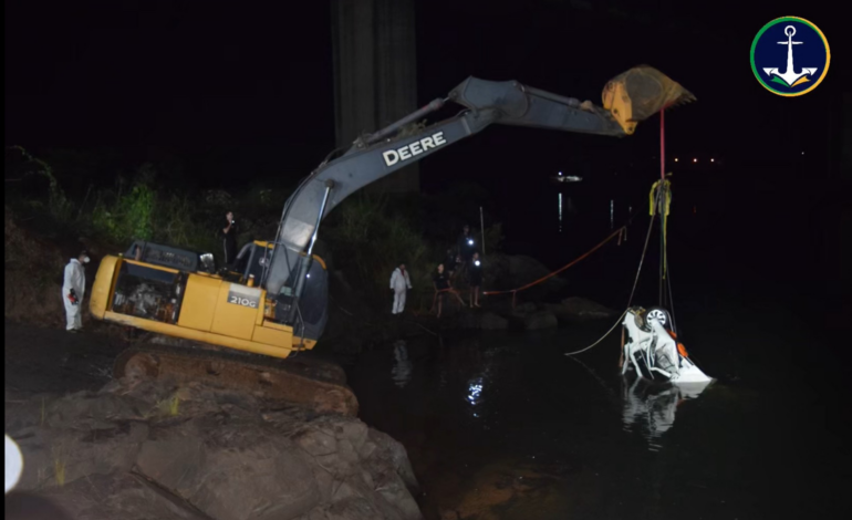 veiculos-que-cairam-da-ponte-jk-podem-estar-soterrados,-diz-dnit-|-g1