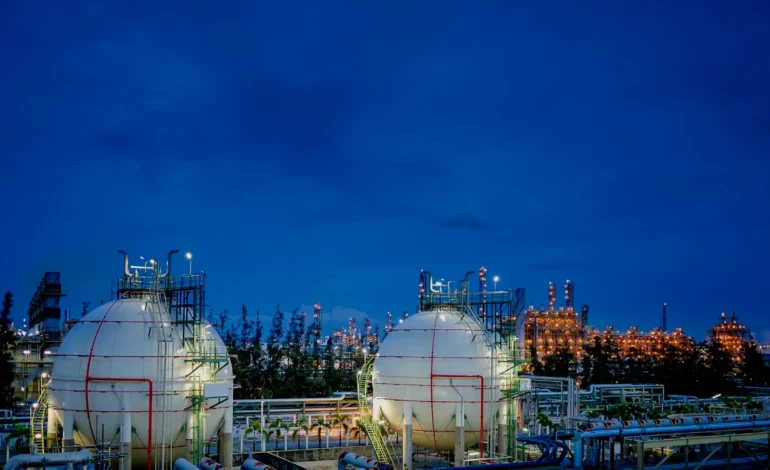 recuperacao-da-estrutura-de-petroleo-e-gas-no-oriente-medio-pode-levar-anos-–-climainfo