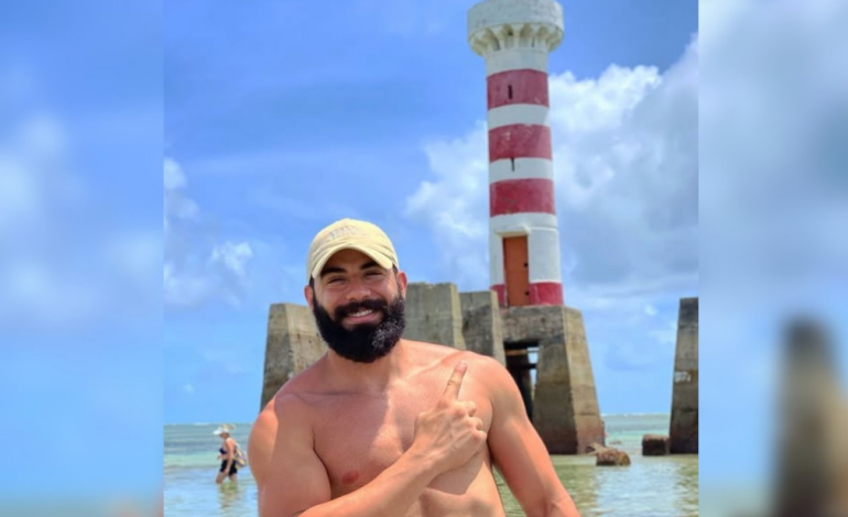 barbeiro-se-despede-de-amigo-vitima-de-duplo-homicidio;-video-|-g1