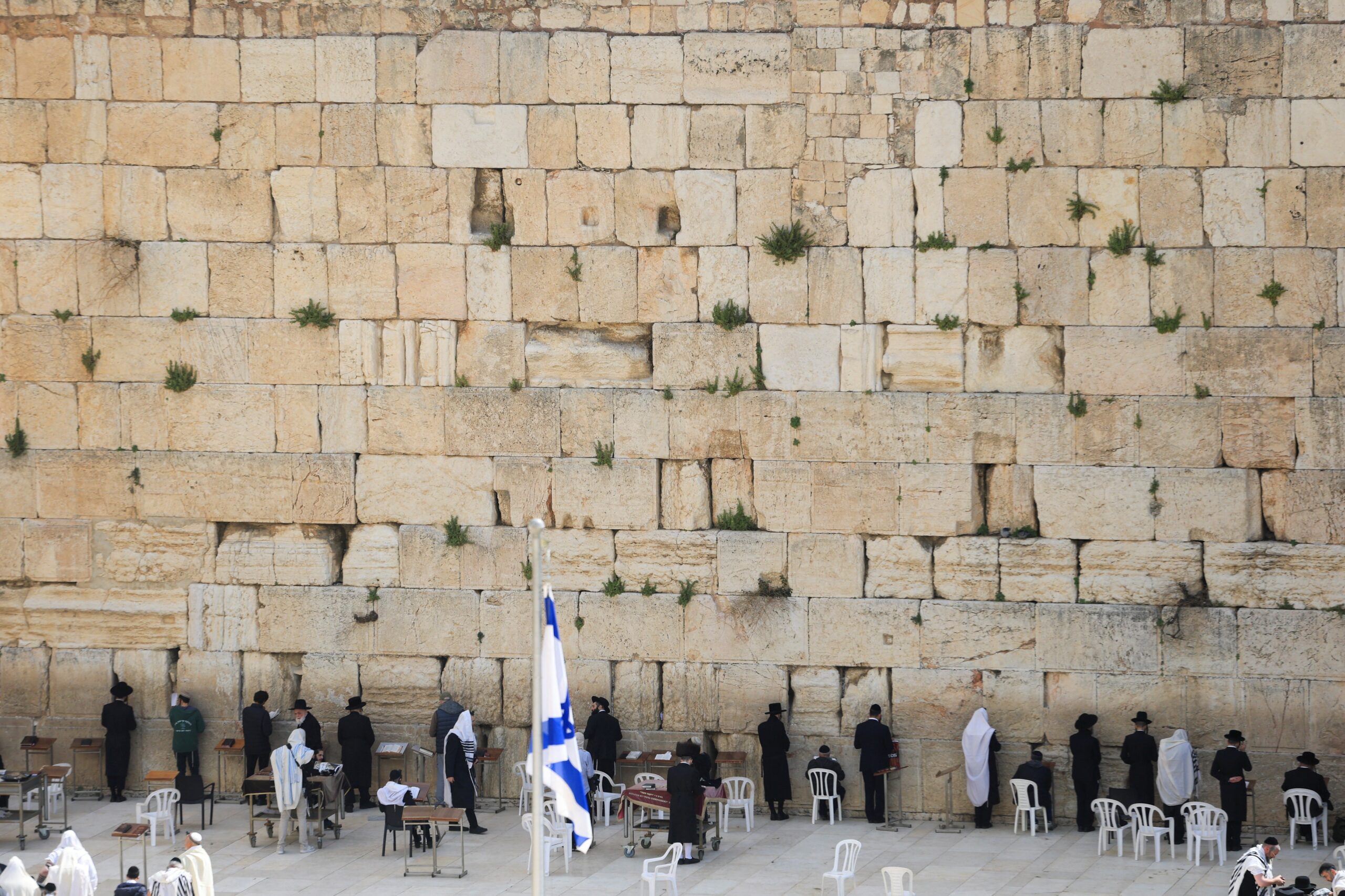 Locais sagrados em Jerusalém reabrem após 40 dias fechados | G1