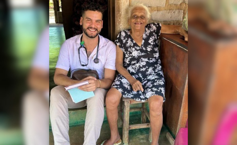 medico-homenageado-por-criancas-no-tocantins-se-despede-de-vila-|-g1