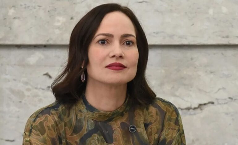 servidora-ana-cristina-viana-assume-comando-do-inss