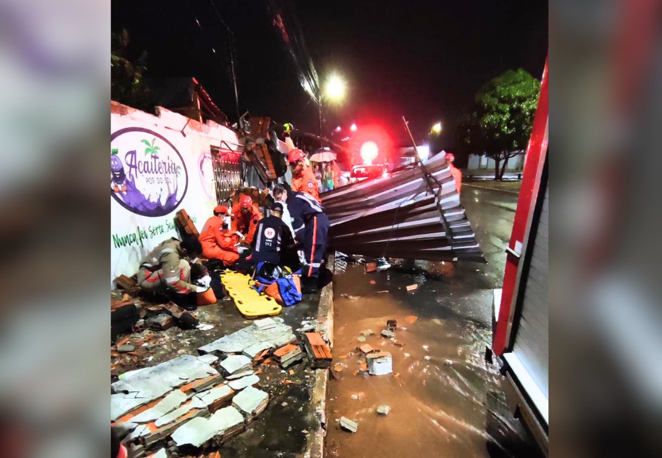 telhado-desaba-sobre-homem-que-dormia-e-mobiliza-resgate-em-araguaina-|-g1