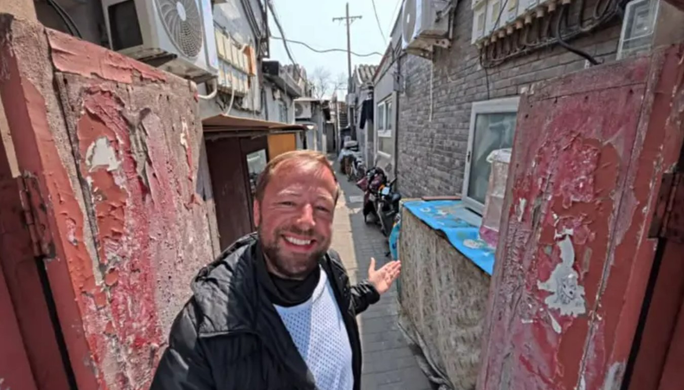 Brasileiro mostra como é morar em favela chinesa pagando R$ 30  | G1