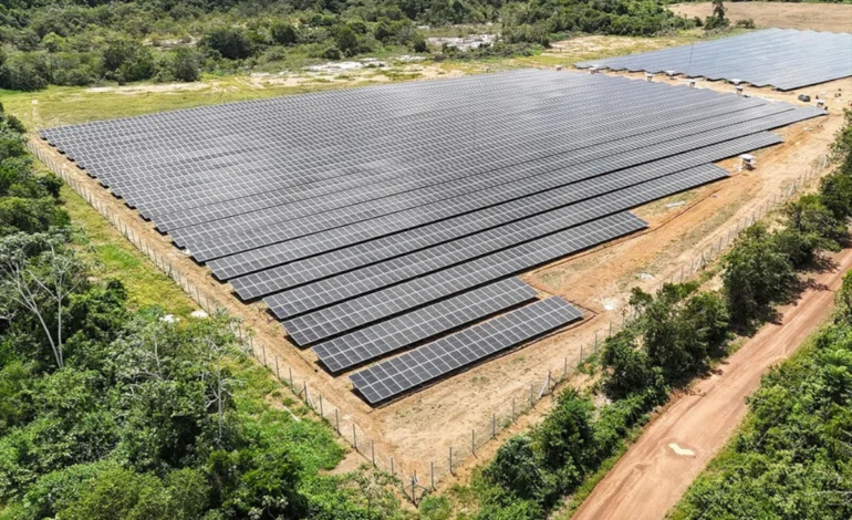 paineis-solares-e-baterias-mudam-rotina-energetica-na-amazonia-–-climainfo
