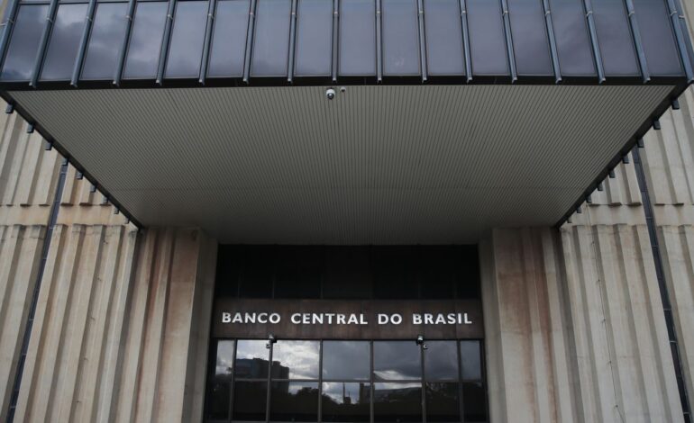 Copom decide Selic em meio a guerra e inflação acelerando