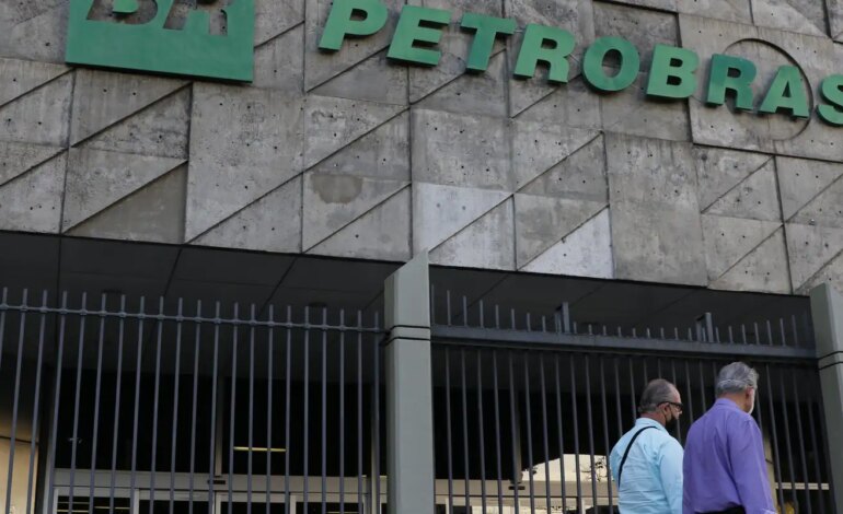 Petrobras bate novo recorde na produção de barris de petróleo e gás