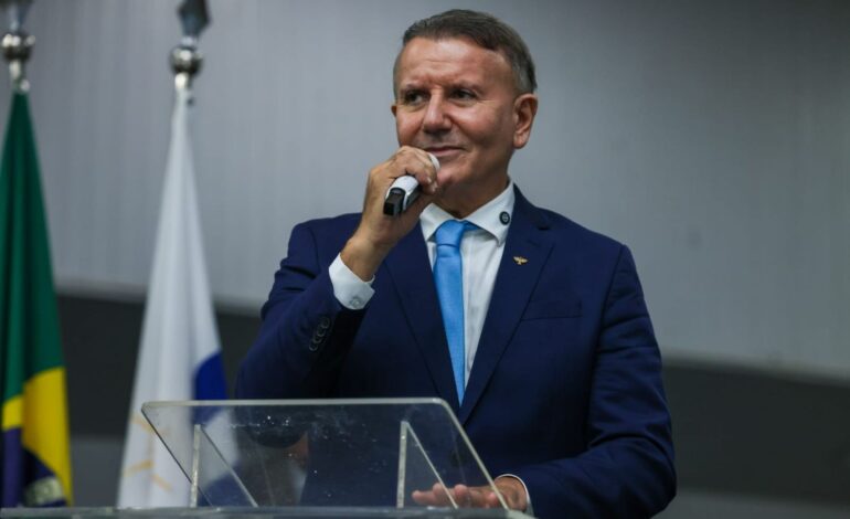 eduardo-siqueira-recebe-alta-apos-internacao-por-problema-cardiaco-|-g1