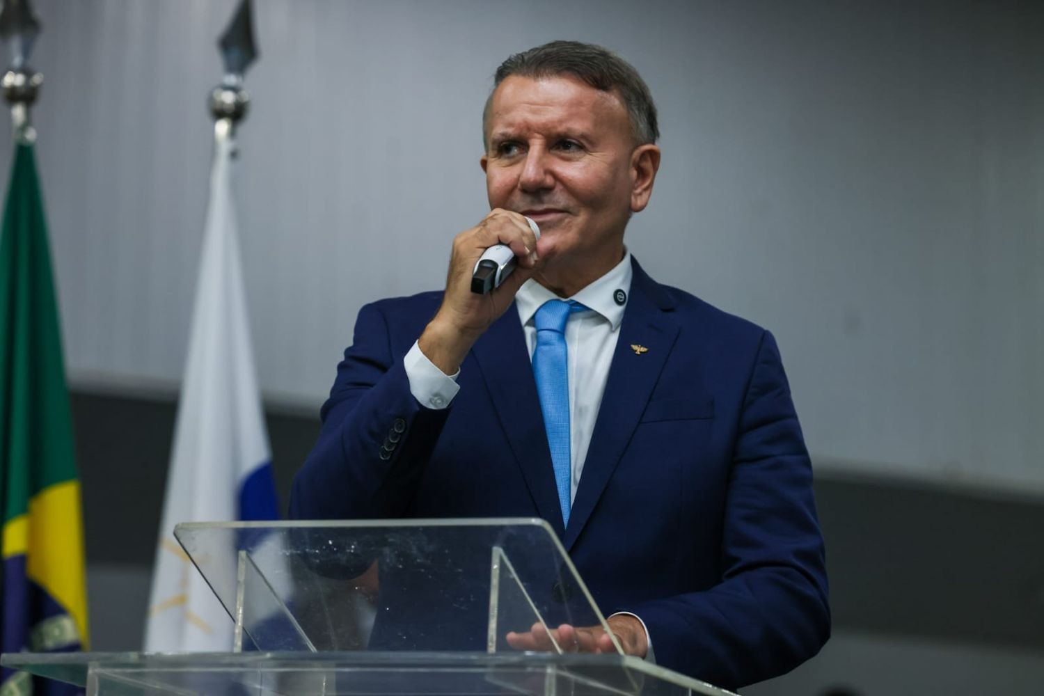 Eduardo Siqueira recebe alta após internação por problema cardíaco | G1