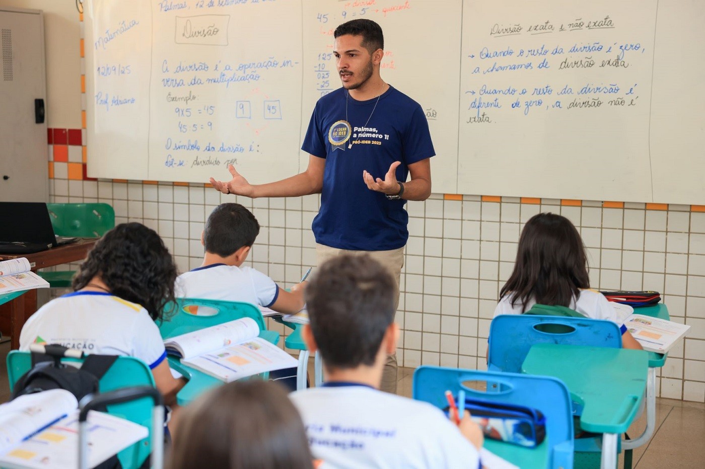 professores-com-20-anos-de-sala-de-aula-terao-reducao-da-carga-horaria-|-g1