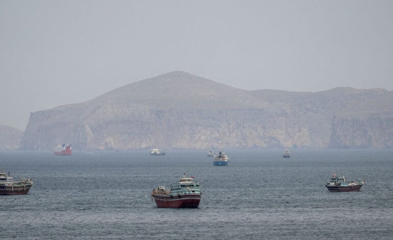 misseis-atingem-navio-de-guerra-dos-eua-que-tentava-entrar-em-ormuz
