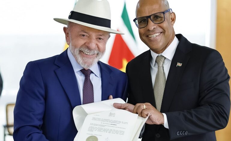 lula-recebe-credenciais-de-sete-novos-embaixadores