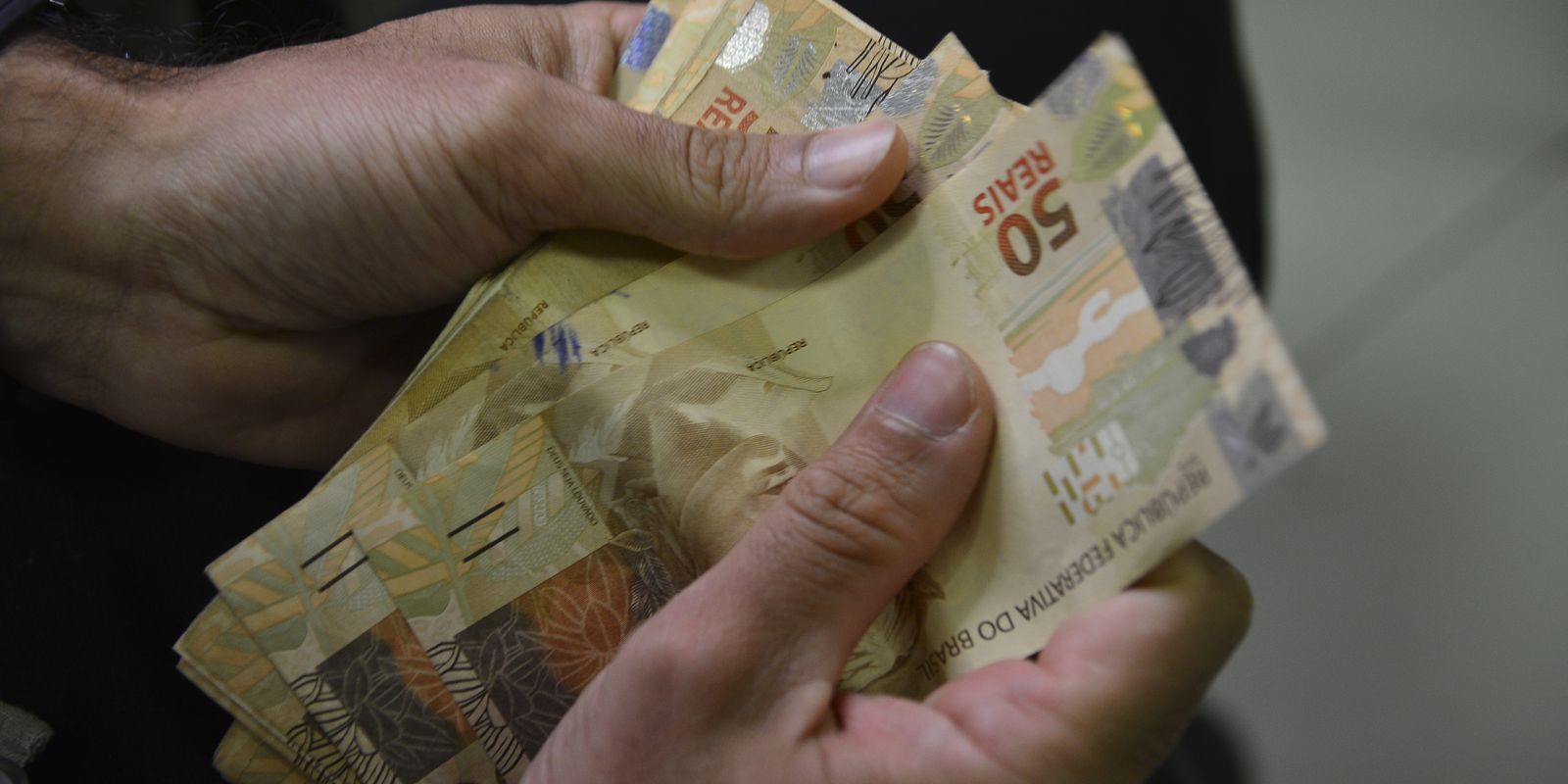 poupanca-tem-retirada-liquida-de-r$-476,4-milhoes-em-abril
