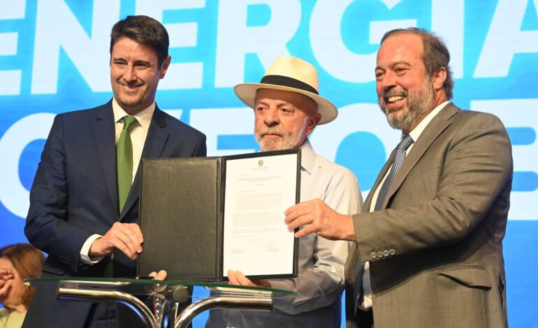 governo-renova-contratos-com-distribuidoras-de-energia-em-13-estados