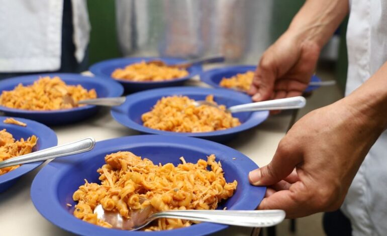 Brasil completa 1 ano fora do Mapa da Fome, mas desafios persistem