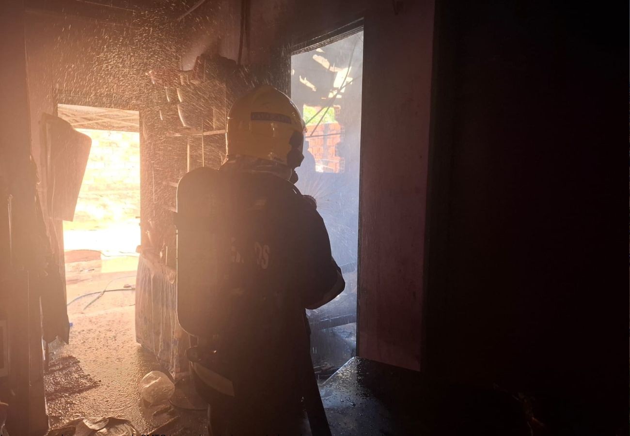 cadeirante-morre-carbonizada-durante-incendio-dentro-de-casa-no-to-|-g1