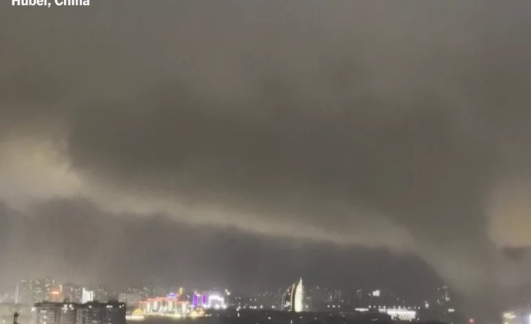 tornados-causam-destruicao-na-china-enquanto-tufao-bavi-se-aproxima-da-costa-–-climainfo