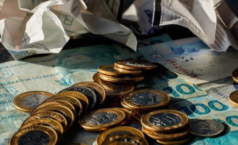 economia-cresce-0,7%-em-maio,-puxada-por-consumo-das-familias,-diz-fgv