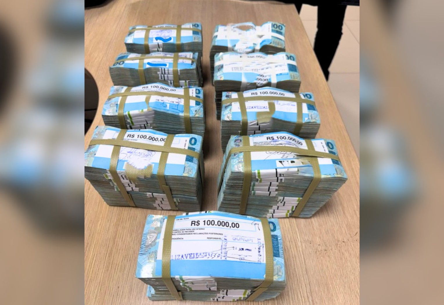 pf-apreende-r$-900-mil-em-especie-com-deputado-no-tocantins-|-g1