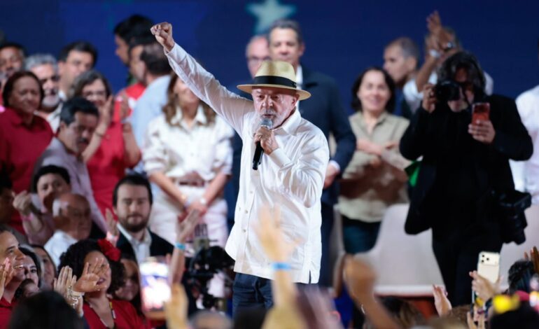 pt-oficializa-candidatura-de-lula-a-presidencia