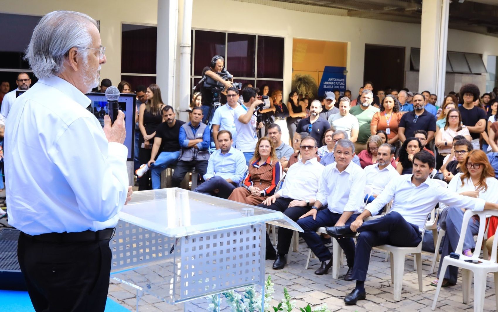 rede-matogrossense-e-rede-anhanguera-anunciam-integracao-|-g1