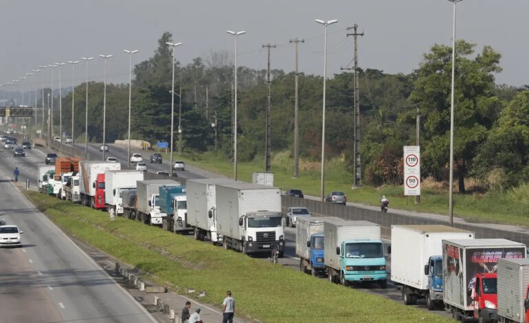 Lei garante frete mínimo no transporte de cargas; saiba o que muda