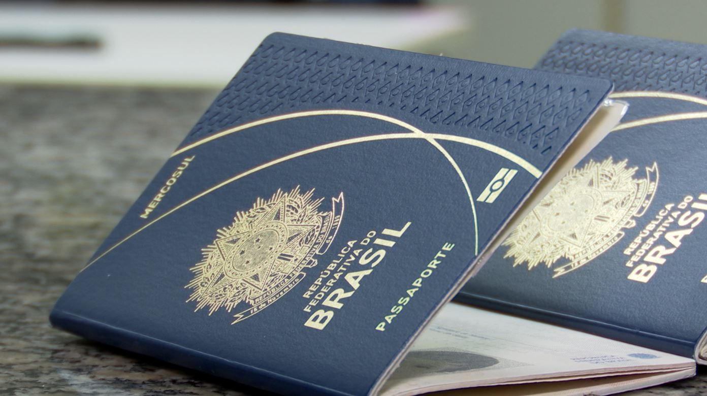 Passaporte no exterior passa a ser impresso no Brasil; entenda | G1