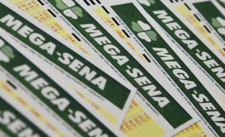 Ninguém acerta Mega-Sena; prêmio acumula para R$ 165 milhões