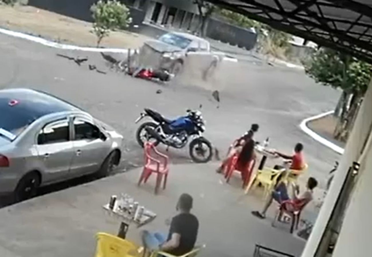 motociclista-morre-apos-batida-com-caminhonete-em-cruzamento-|-g1