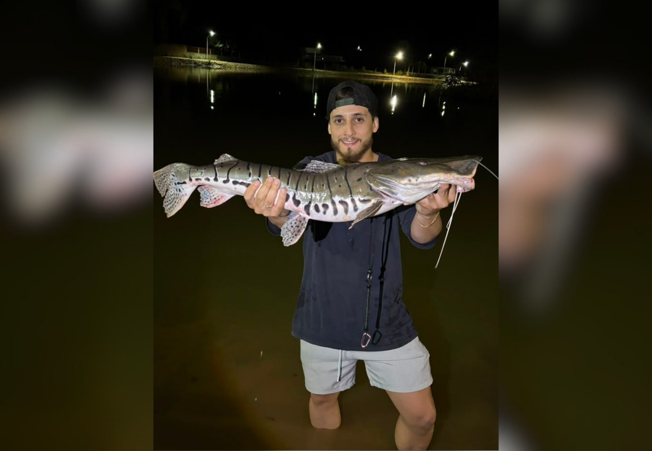 jovem-pesca-surubim-em-lago-e-se-surpreende: