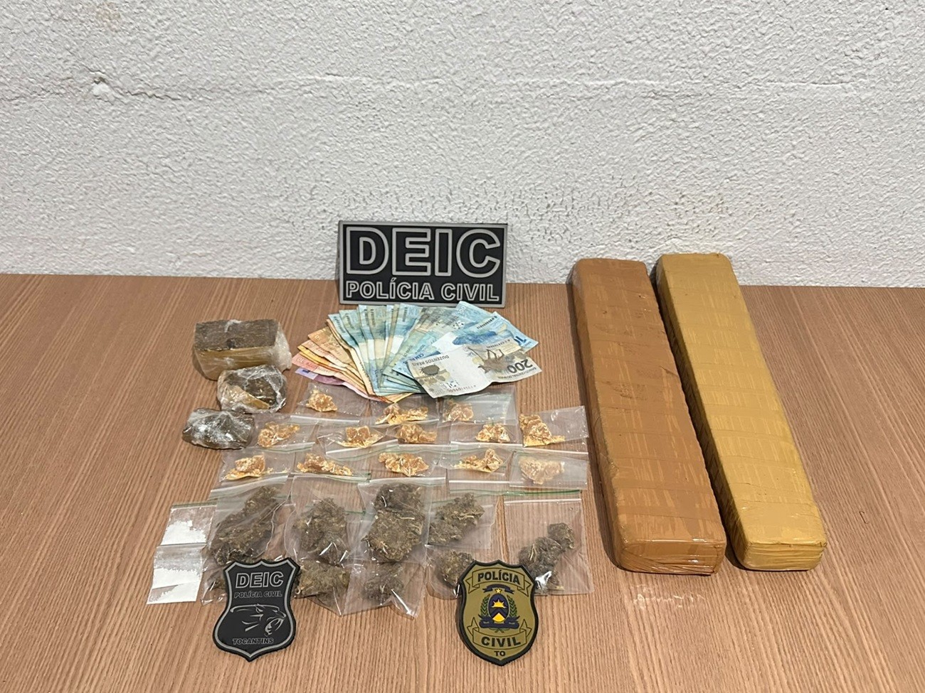 mae-e-filho-sao-presos-suspeitos-de-trafico-de-drogas-no-to-|-g1