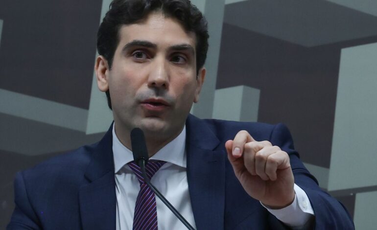 galipolo-critica-empresas-que-pressionam-para-usar-fgc
