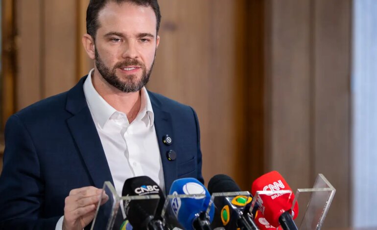 Governo ouvirá empresários para decidir se aplicará lei contra EUA