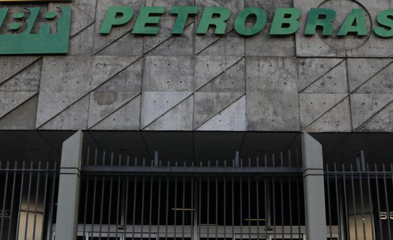 petrobras-anuncia-descoberta-de-petroleo-na-foz-do-amazonas