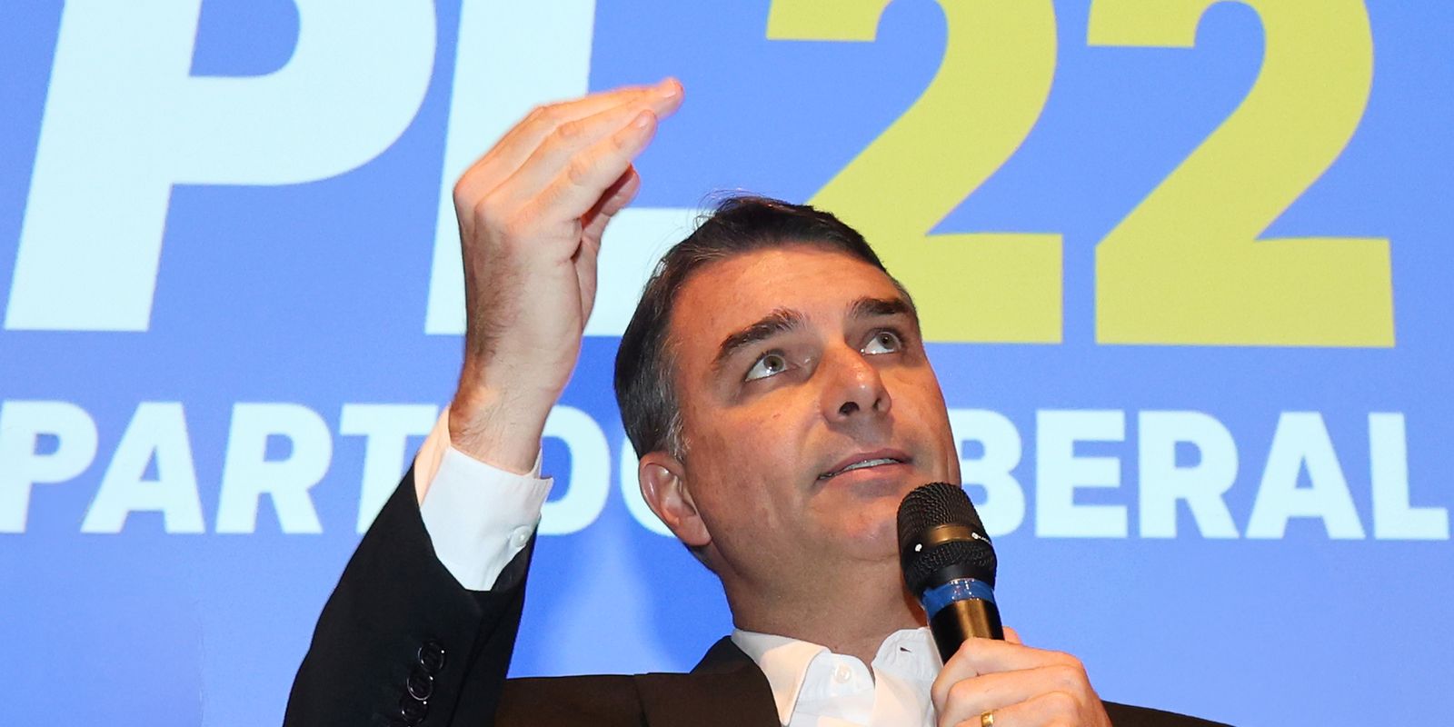filho-mais-velho-de-bolsonaro,-flavio-disputa-a-presidencia-pelo-pl