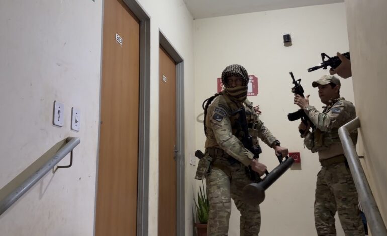 Operação investiga grupo por tráfico de armas e lavagem de dinheiro  | G1