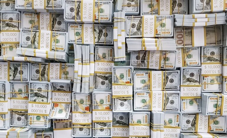 Dólar cai a R$ 5,14 com alívio no mercado externo