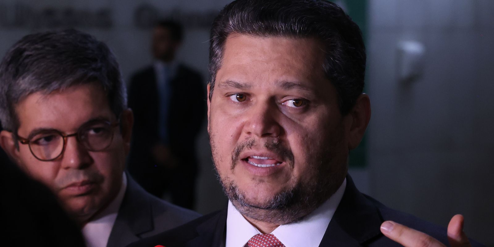 alcolumbre-envia-pec-do-fim-da-escala-6×1-para-ccj-do-senado