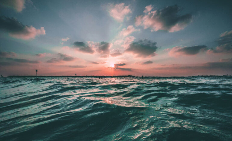 Sob El Niño, oceanos batem recorde histórico de calor – ClimaInfo