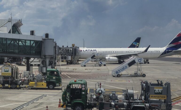 Petrobras reajusta preço médio do querosene de aviação em 13,9%