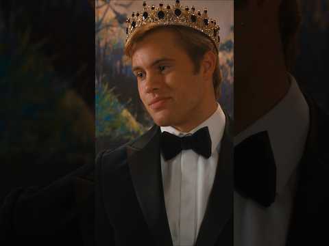 world,-meet-josh-regis-you’re-gonna-love/hate-him.-#crewgirl
