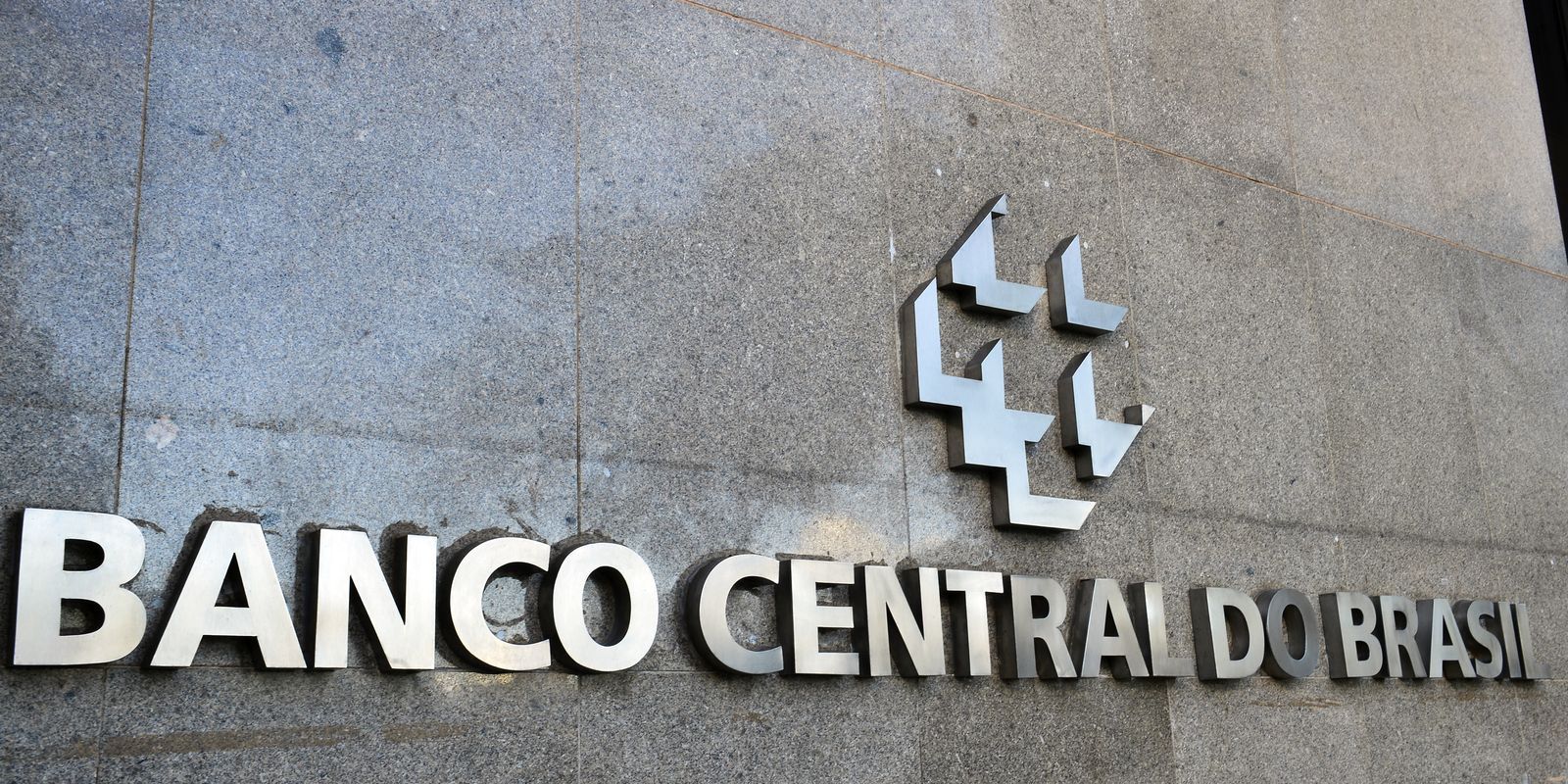 mercado-financeiro-reduz-previsao-da-inflacao-para-5%-este-ano