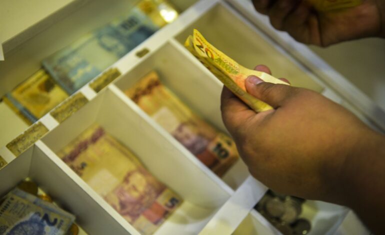 inpc-tem-variacao-negativa-em-agosto-e-soma-3,98%-em-12-meses