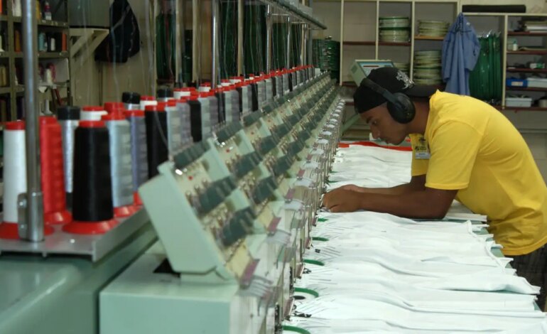 Economia recua 0,4% na passagem de junho para julho, estima FGV