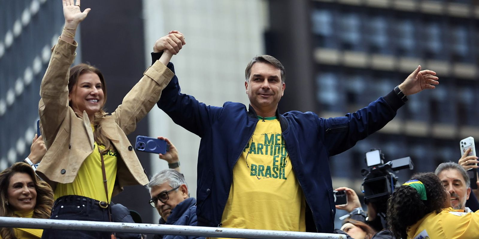 flavio-bolsonaro-propoe-enxugar-estado-e-endurecer-acoes-de-seguranca