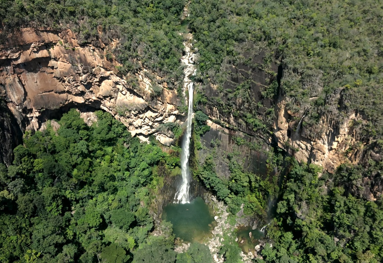 acesso-a-cachoeira-paradisiaca-no-to-vira-disputa-judicial-|-g1